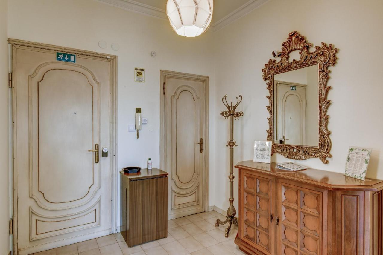 Bramante House - Intero Trilocale Vicino Metro Apartment