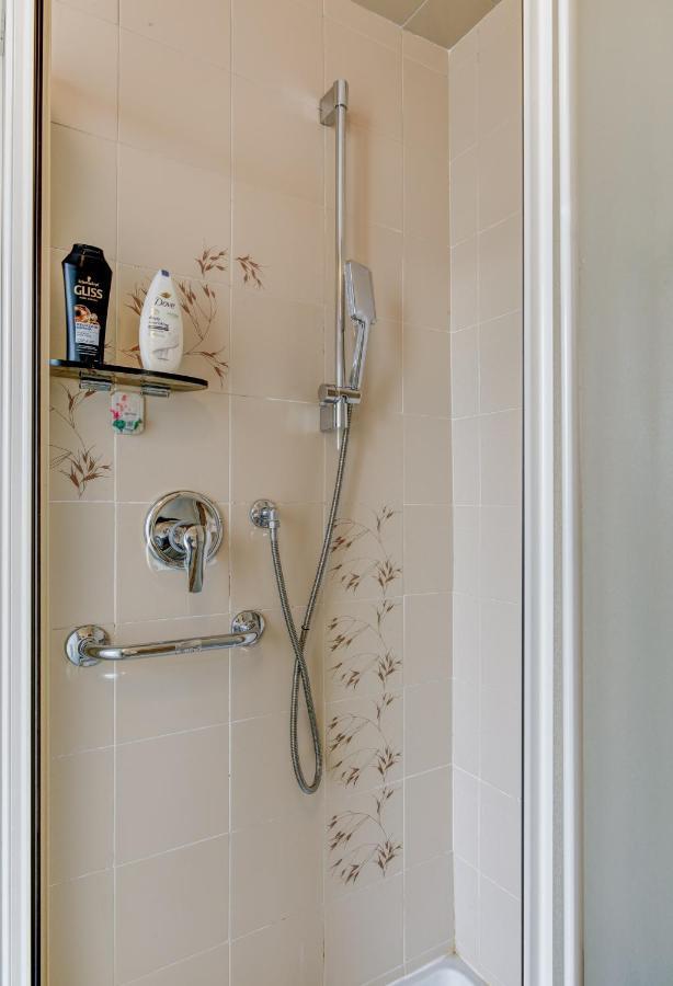 Bramante House - Intero Trilocale Vicino Metro Apartment